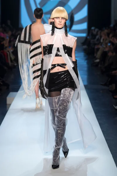 Look 35